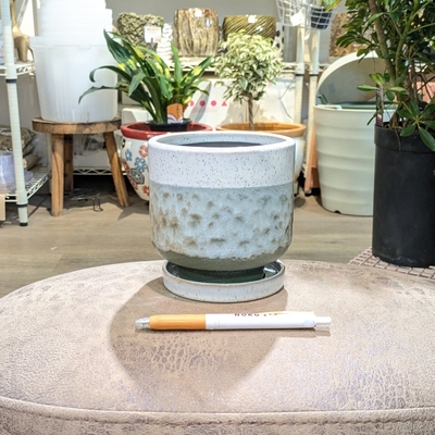 【 920 】内径 約10.5cm 高さ 約12cm (受皿付・鉢底穴あり)