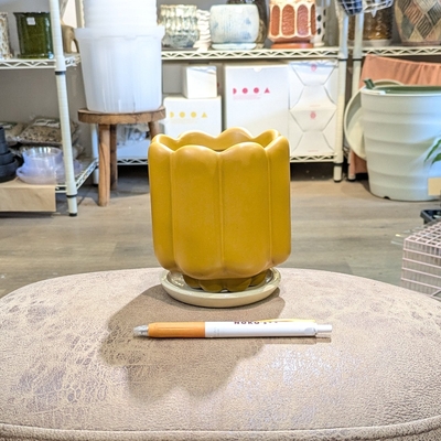 【 940 】内径 約9cm 高さ 約12cm (受皿付・鉢底穴あり)