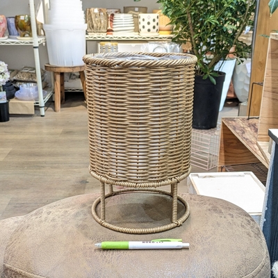 〖 314 〗 【容器部分のみ：内径 約15cm 高さ 約18cm 】全高 約26cm