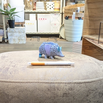 《 429 》【容器部分のみ：内径 約3 &times; 4.5cm 高さ 約4.5cm 】全高 約5cm 全長(鼻先～しっぽ) 約10cm (受皿無し・鉢底穴あり)