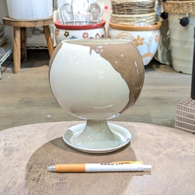 【 90 】【容器部分のみ：内径 約9.5cm 高さ 約13cm 】全高 約16cm (受皿付・鉢底穴あり)