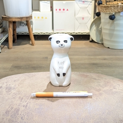【フラワーベース ミーアキャット】幅 約6cm 奥行き 約7cm 高さ 約13cm
