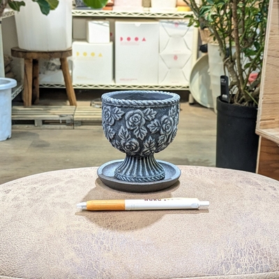 《 448 》【容器部分のみ：内径 約7cm 高さ 約7cm 】全高 約10cm (受皿付・鉢底穴あり)