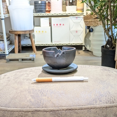 《 451 》内径 約8cm 高さ 約5.5cm (受皿付・鉢底穴あり)