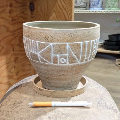 ( 193 ) 内径 約17cm 高さ 約16cm (受皿付・鉢底穴あり)