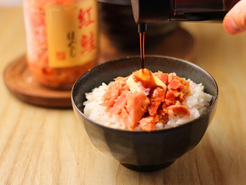 紅鮭ほぐしをバター醤油で