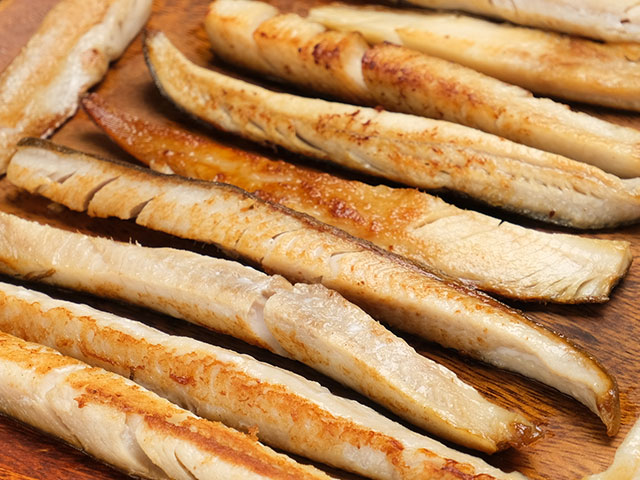 大きな骨がなく、スティック状で食べやすい