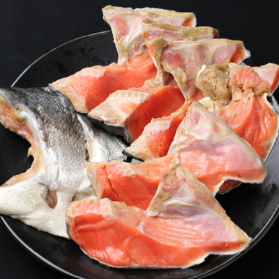 天然紅鮭のカマ500g（約8切）