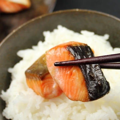 骨取り紅鮭ひとくちカット200g