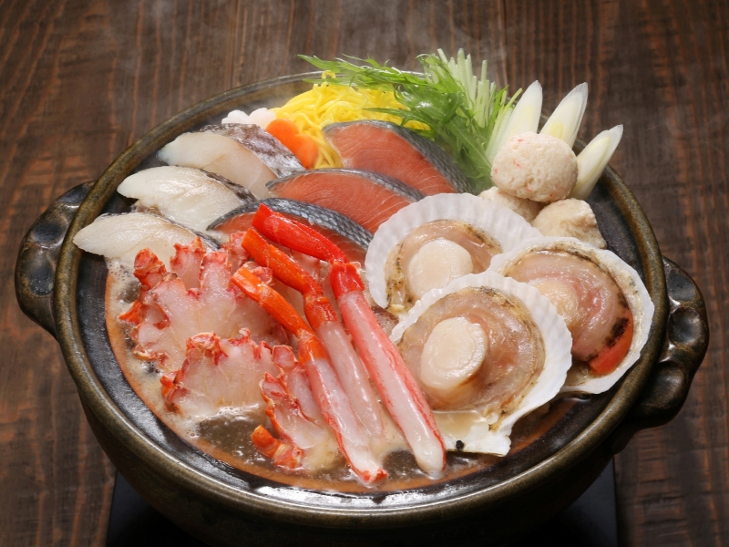 紅ズワイガニと味わう、北の海鮮ごちそう鍋