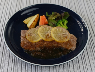 「デリシャエール」焼けてるサーロインレモンステーキ