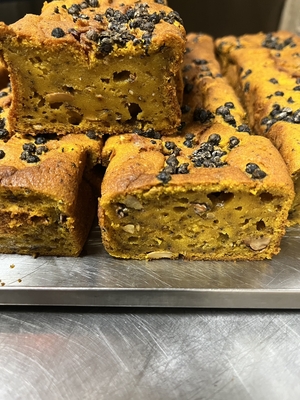 生胡椒とカボチャとカシューナッツのテリーヌ風ペッパーパウンドケーキ