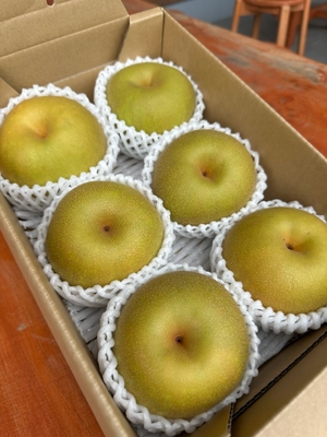 梨２Ｋ箱　品種おまかせ（幸水　又は　豊水）５～７玉入