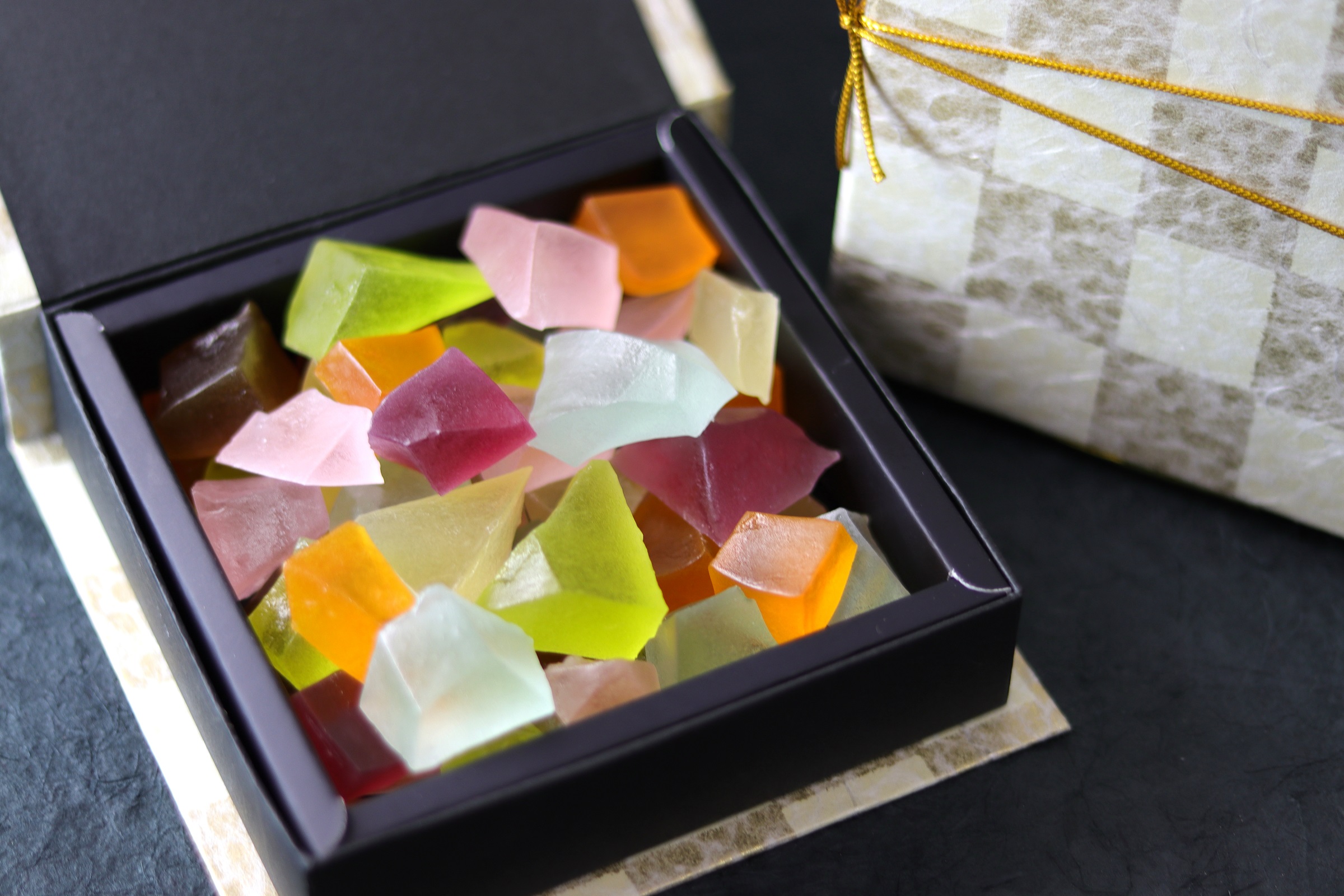 ダイヤ糖 | 御菓子司 紅谷三宅