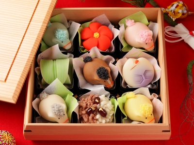 『 迎春上生菓子 』菓子器付き9種