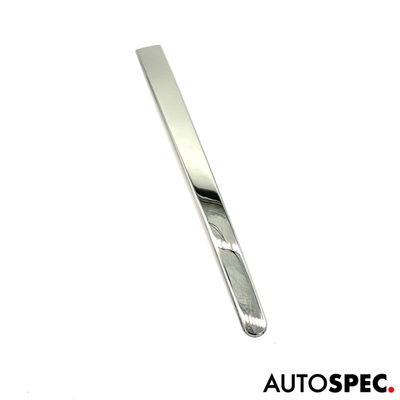 OMTEC　ボンネットラインガーニッシュ