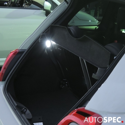 THREEHUNDRED LED ラゲッジランプ