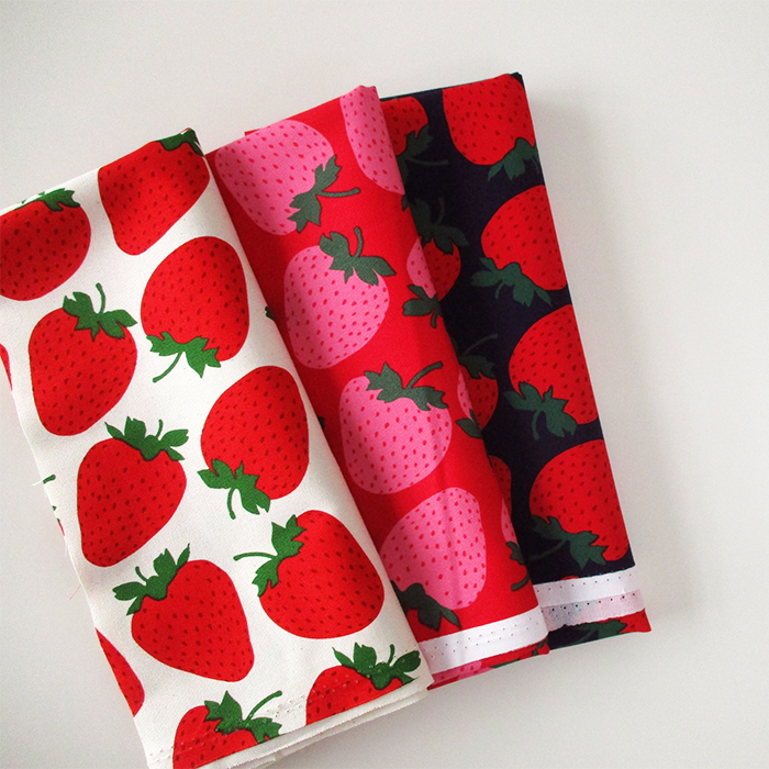 オックスプリント　いちご　110cm巾　イチゴ|フルーツ|くだもの