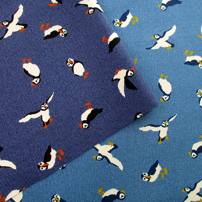 オックス・デニム&times;アニマルプリント　パフィン　110cm巾　動物|鳥|ニシツノメドリ