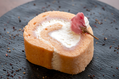 桜ロールケーキ