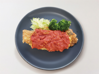 鮭のフライ トマトソース