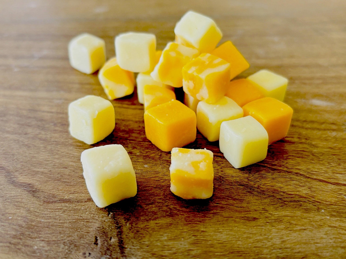 8種チーズミックス チーコロ 120g 原産国：ミックス 牛乳製