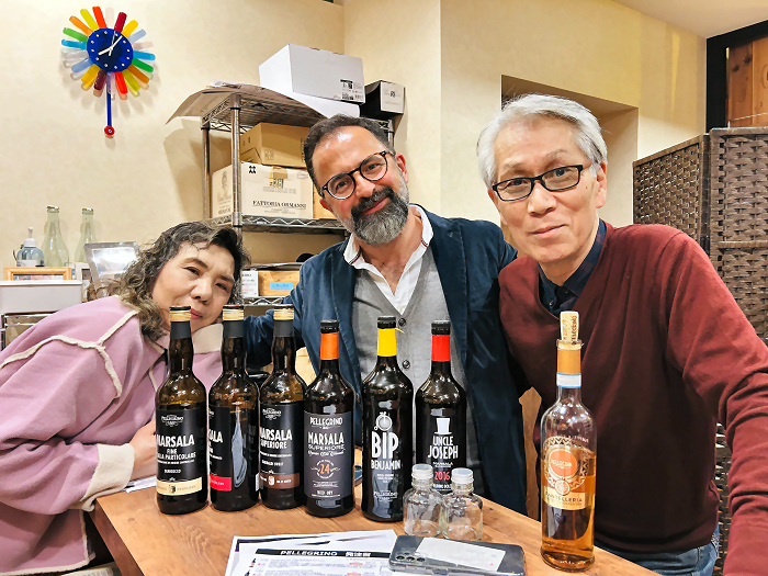 ジュゼッペ・バッラコさん(中央)