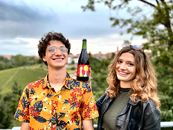 マッテオ君とリンダさん（右）