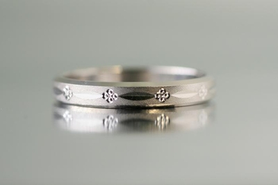 ★Pm850  プラチナ台  マリッジリング　忘れな草模様　２本同時購入なら文字入れ無料　＃9