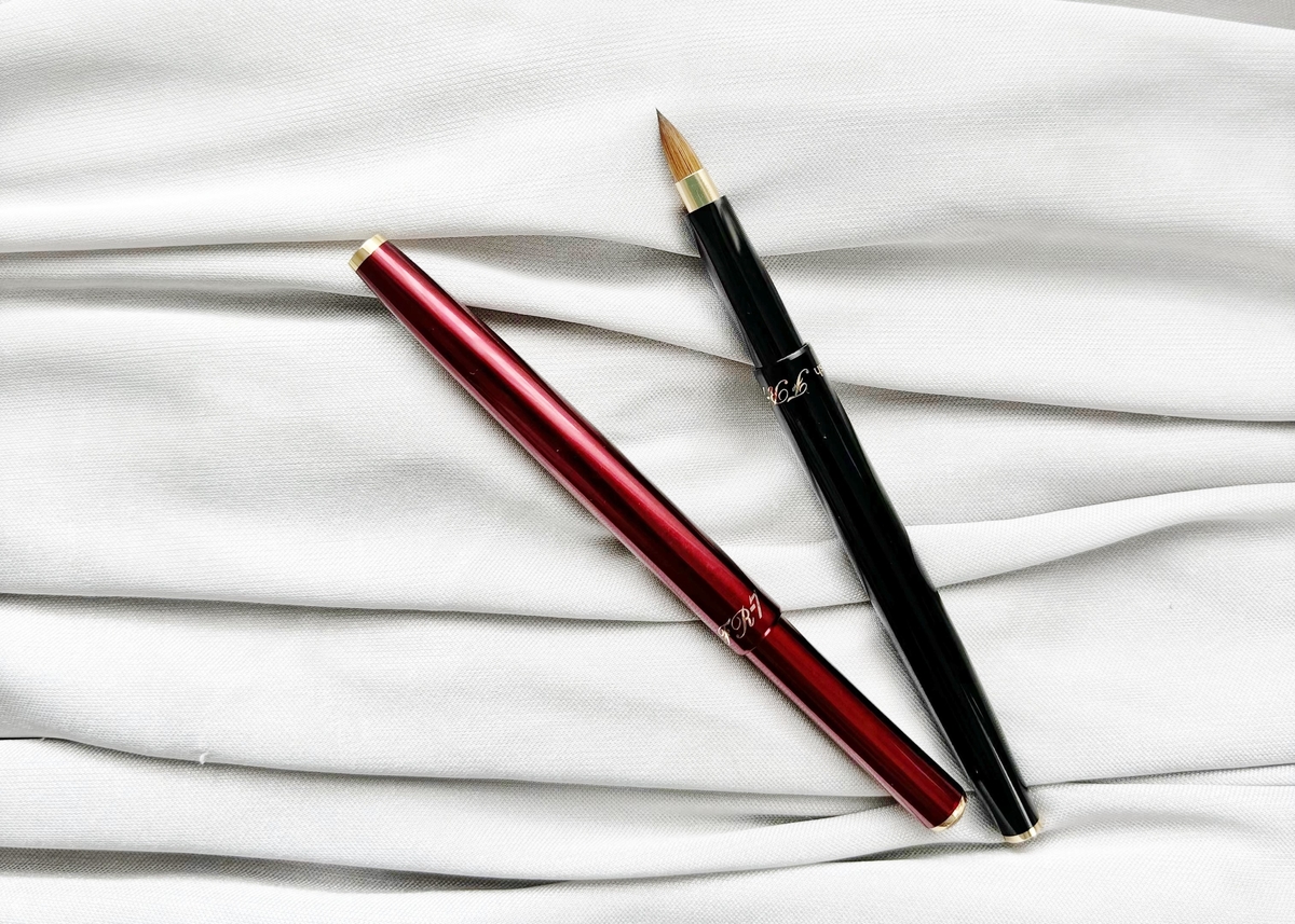 ラウンド型携帯用リップブラシ 2色 58C（イタチ毛100％） | 竹田ブラシ