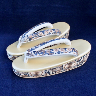 幸工房 オリジナル 草履 （くすみブルー&times;金 インド刺繍）Ｌサイズ