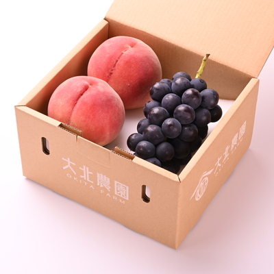 白桃2つと巨峰のセット