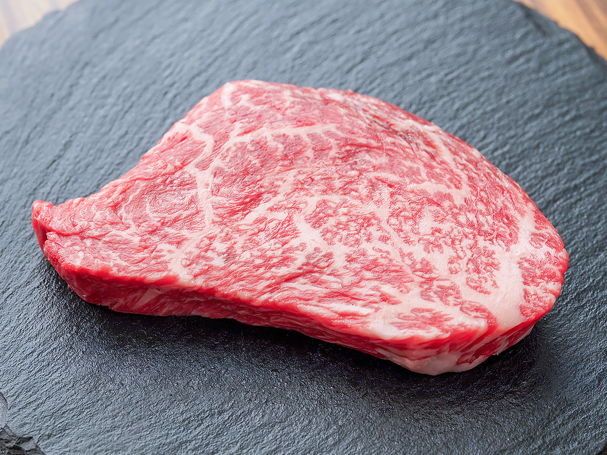 黒毛和牛【雌】カタサンカクステーキ