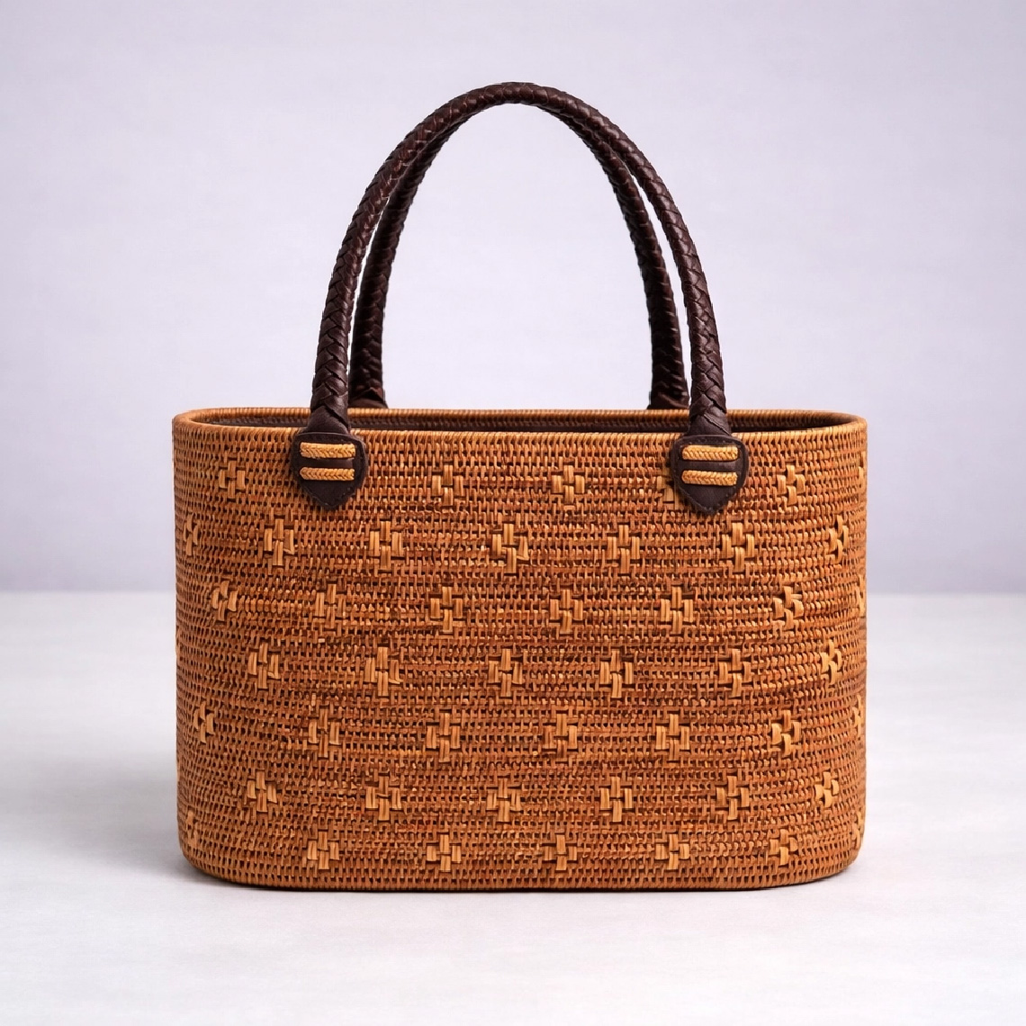 ブンガ・クチル柄 - 小花モチーフが散る可憐