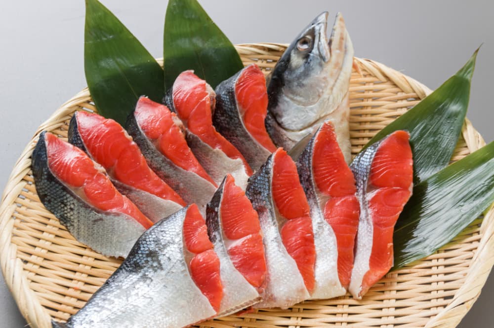 ミシン目入り真空 紅鮭半身姿切り身 | 海鵬フーズ オンライン