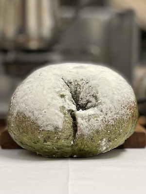 草餅　お正月用お餅入りベーグルです