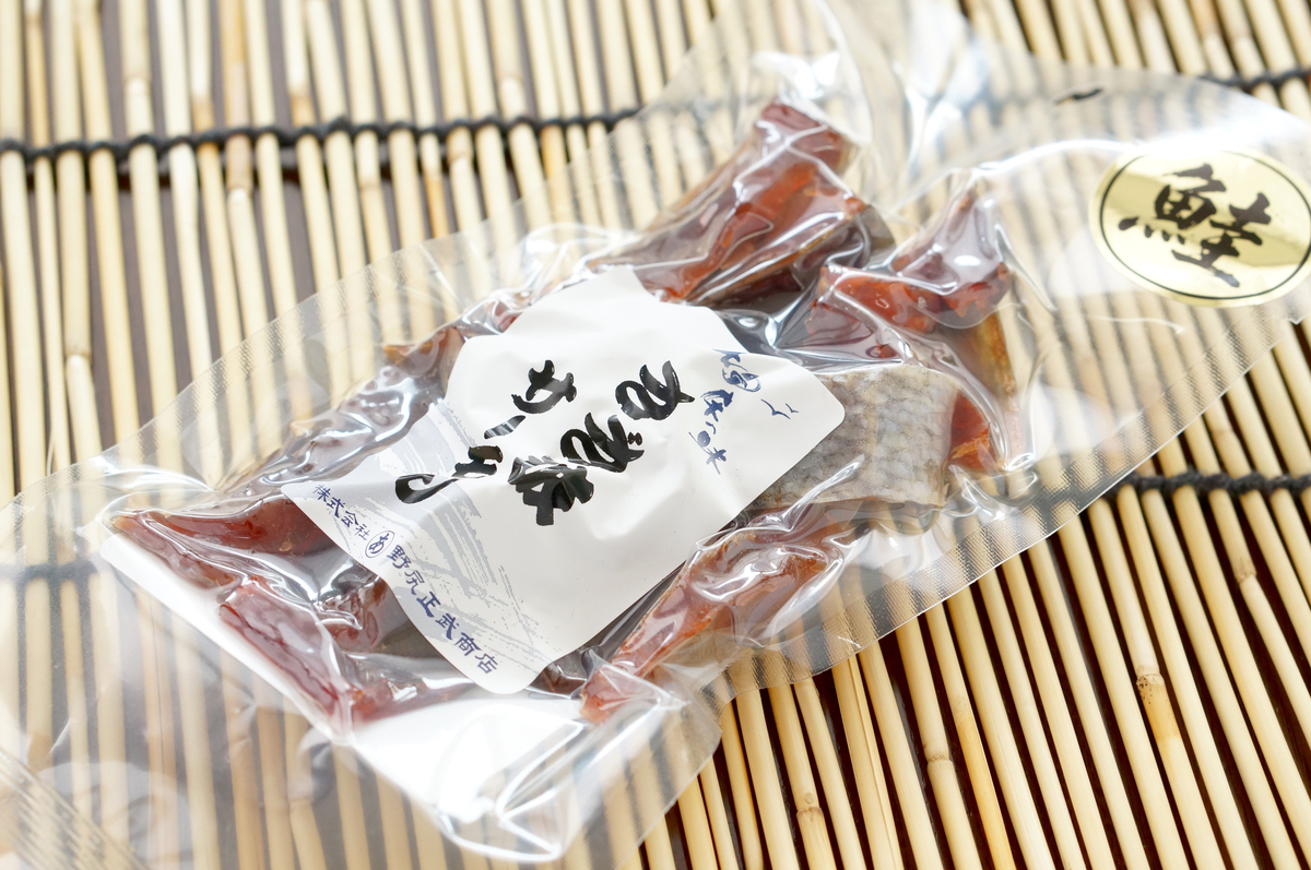 北海道産】鮭さざ波サーモンカット50g｜北海道知床の海産物なら丸あ