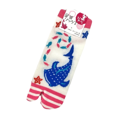 美らぴか足袋ソックス<ピンクボーダー／ジンベエザメ>(23-25cm)