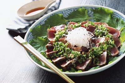 藁焼きかつおタタキ//たれ、薬味