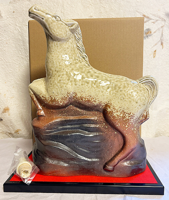 浜川商店 開運干支 丙午（ひのえうま）青磁壷 清酒入り1800ml