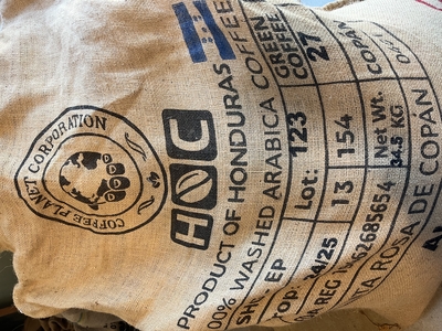 ホンジュラス　エル ドゥラスノ農園　レイナ・クラロス　2025