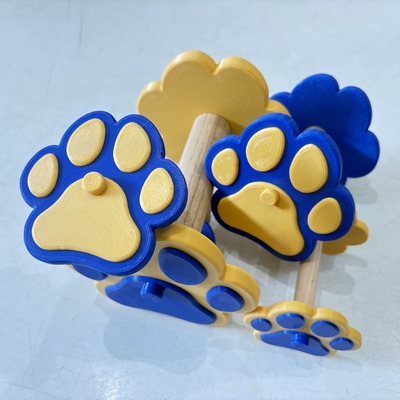Plastic Dumbbell (Paw) プラスティックダンベル（足跡）