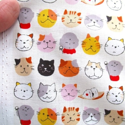 お地蔵さんと猫　アイボリー系色　スケアー生地 　(9752)