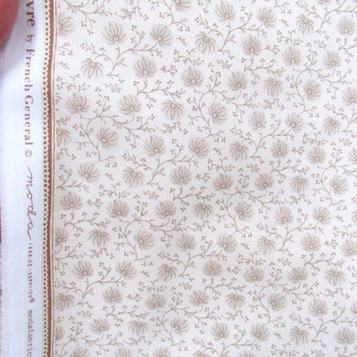 CAMPANULE  /  PEARL  ROCHE(13986-12)