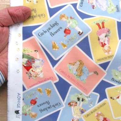 GIRLS PICKING FLOWERS (9699)