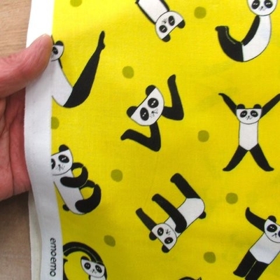 エモエモ　アルファベット・パンダ (シーチング・イエロー)