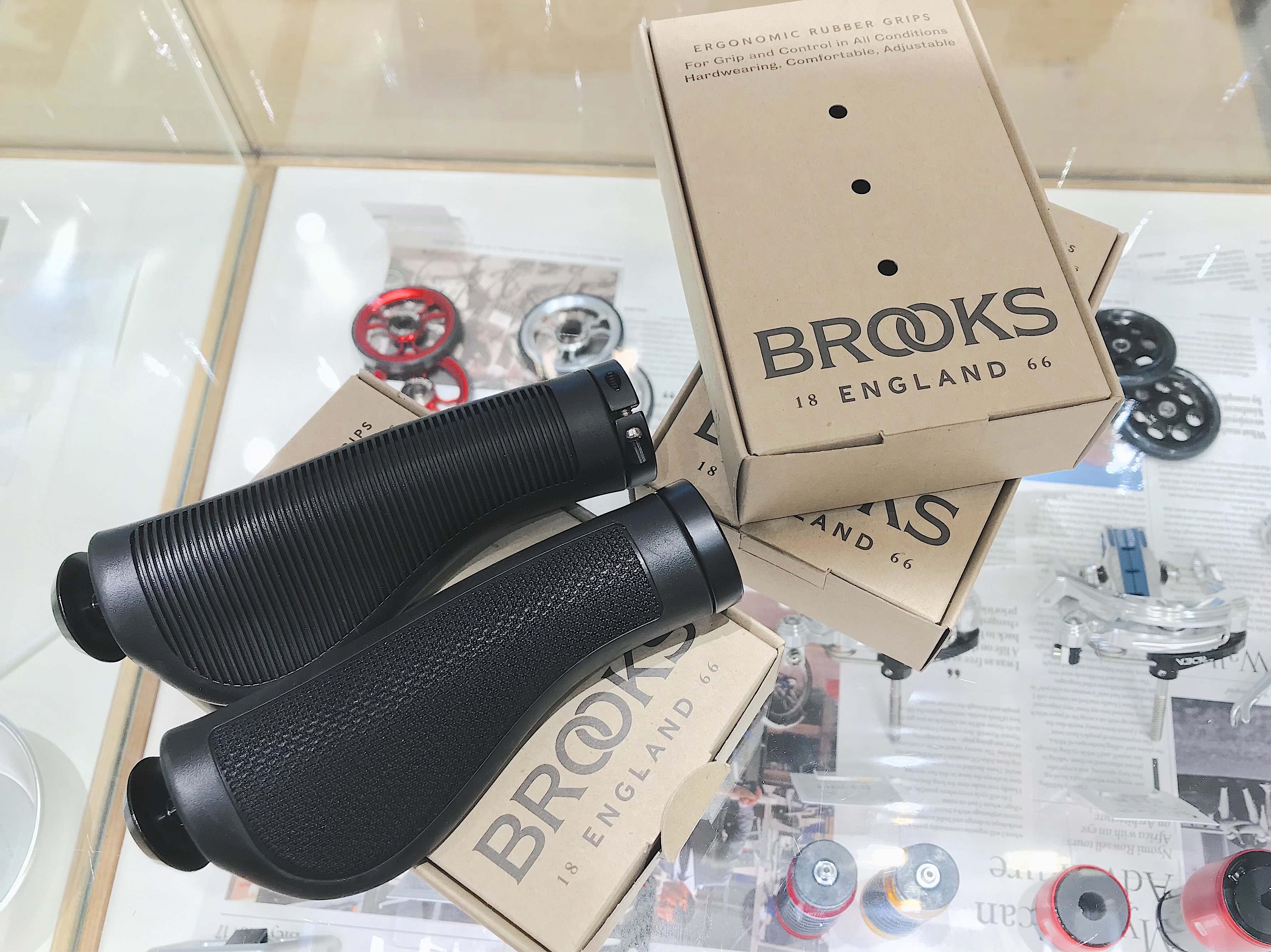 BROOKS ERGONOMIC RUBBER GRIP | TOY−FACTORY