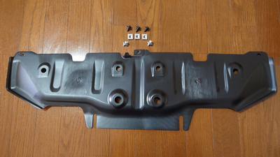 AE86エンジンアンダーカバー・フロント側・取付ボルト付き