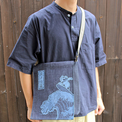 レーザーショルダーバッグ