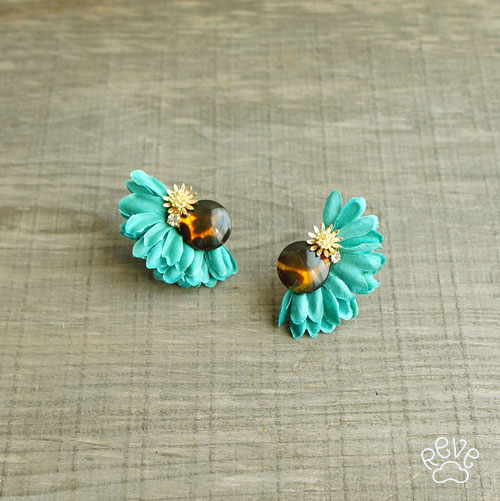 青い鳥の羽根 イヤリング ｒｅｖｅ ｓｈｏｐ